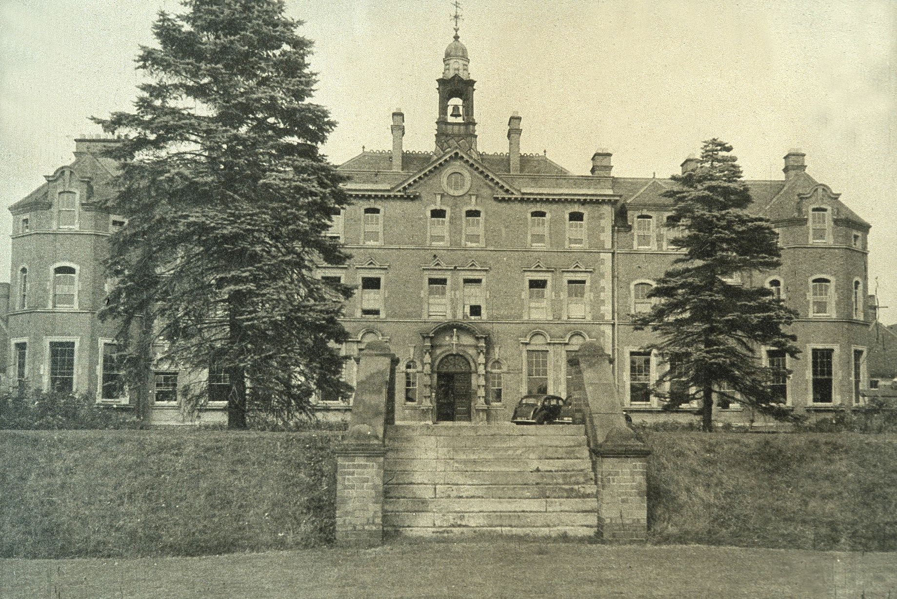 Leicester General Hospital – From Poor Law to High Technology Specialist Hospital